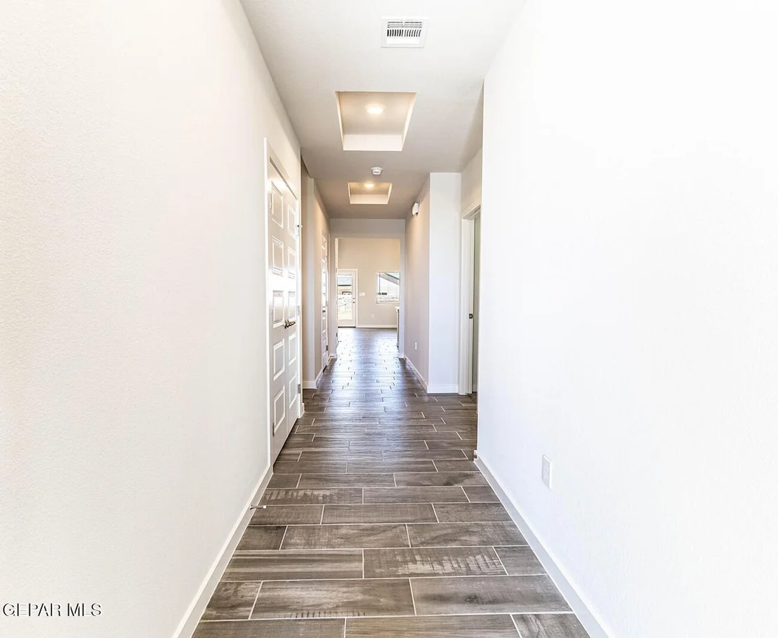 Photo of 933 Nayland Place
