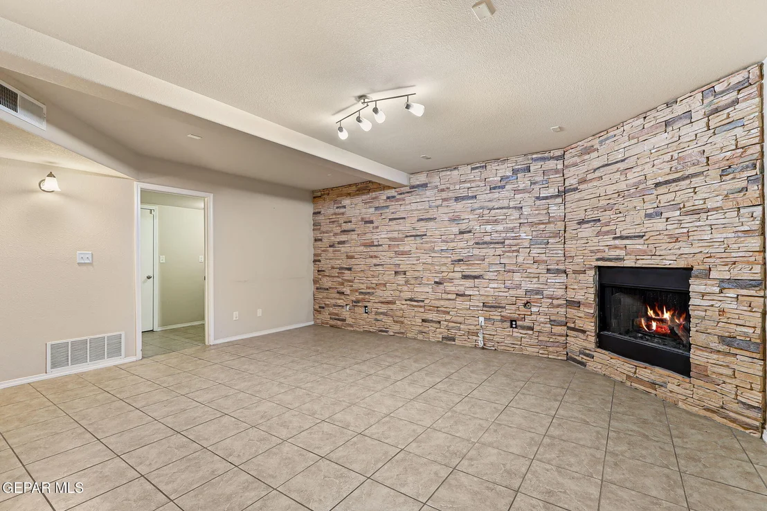Photo of 6628 Parque del Sol Drive
