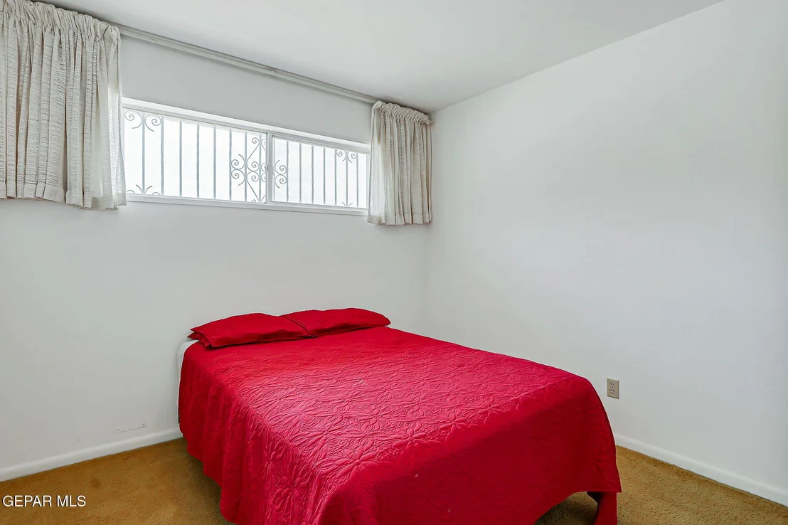 Photo of 4209 NORFOLK Lane