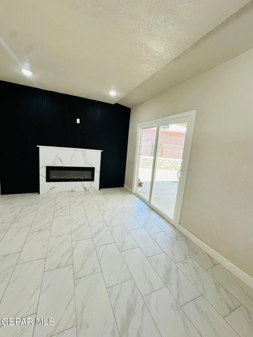 Photo of 5018 Flower Drive