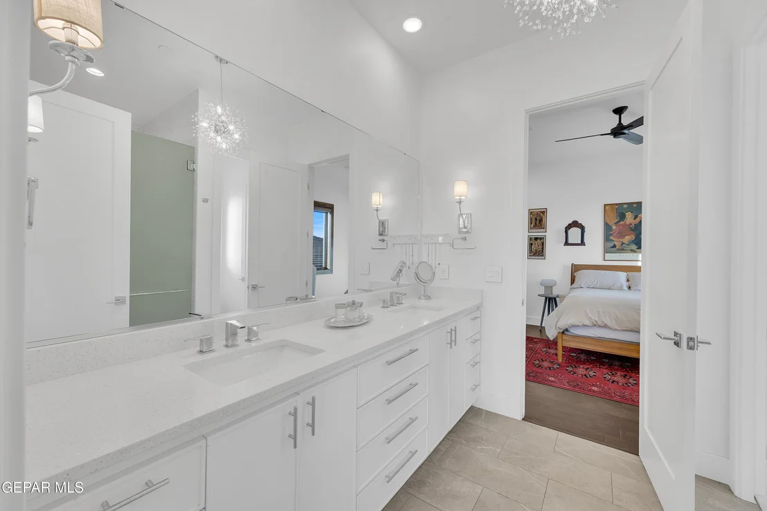 Photo of 386 ROCKY POINTE Drive