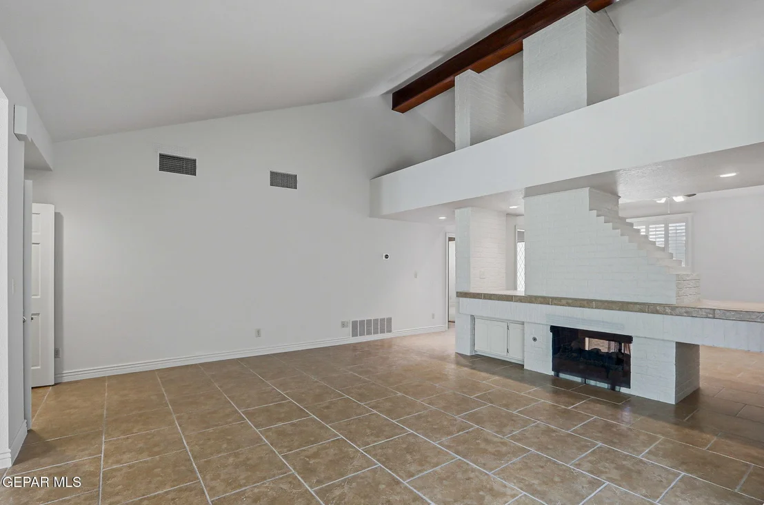 Photo of 1057 LOS JARDINES Circle