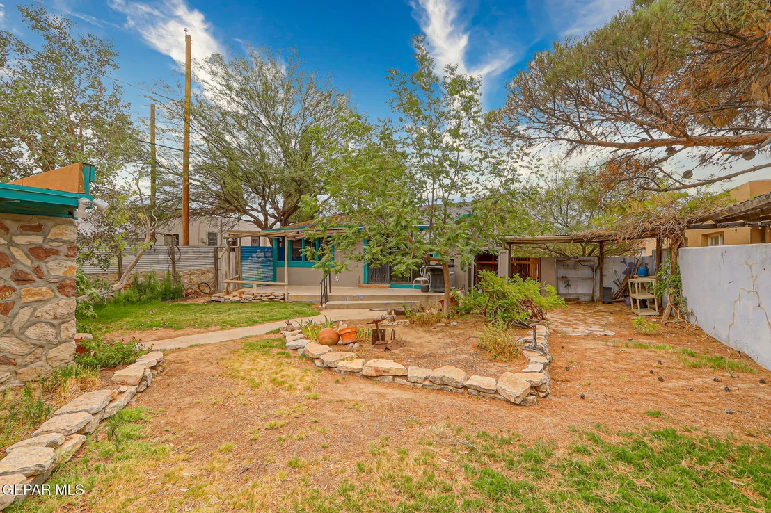Photo of 511 E. Blanchard Avenue