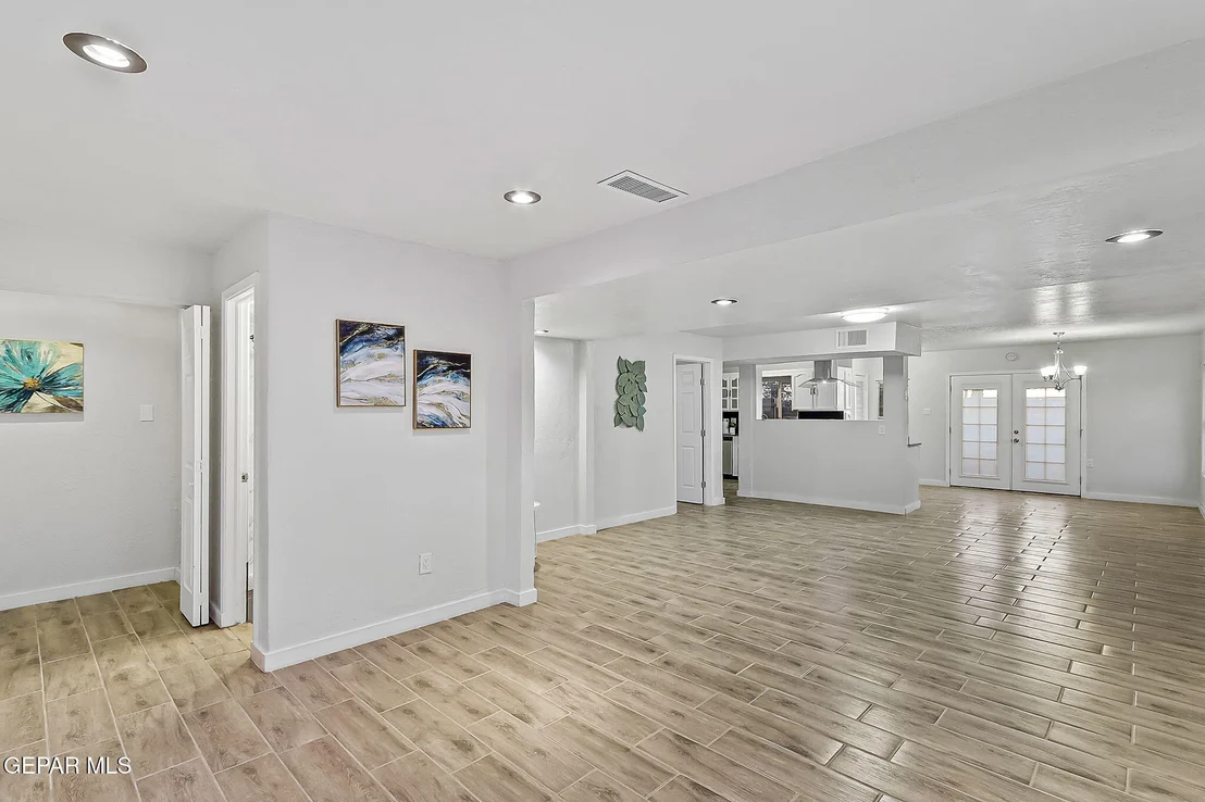 Photo of 220 Carnival Drive