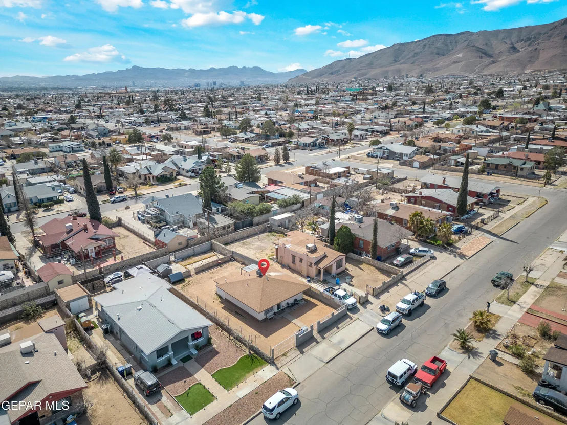 Photo of 3818 JACKSON Avenue