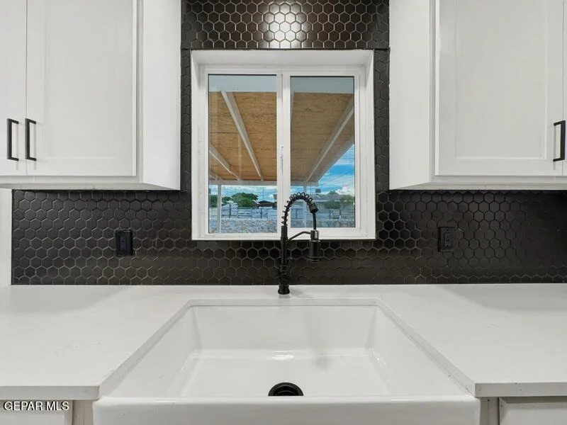 Photo of 5117 PEACOCK Lane