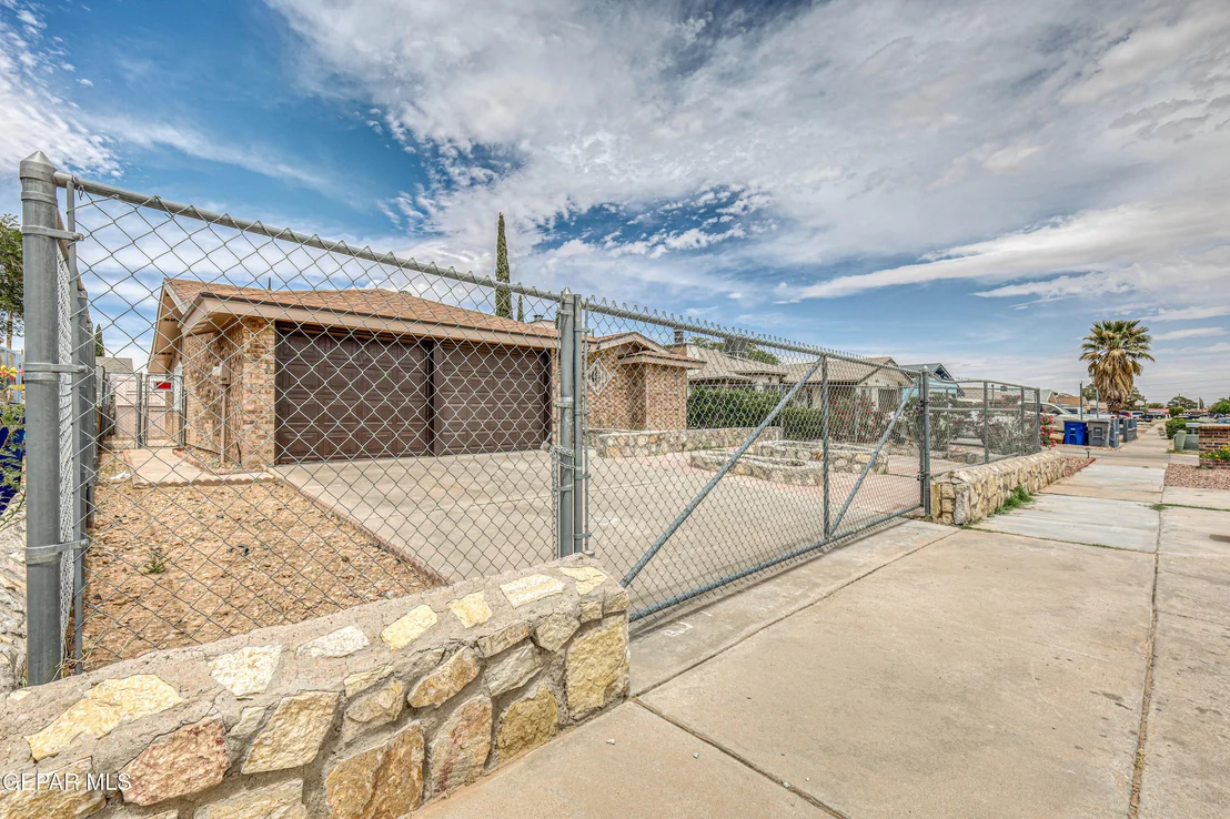 Photo of 4883 Maureen Circle
