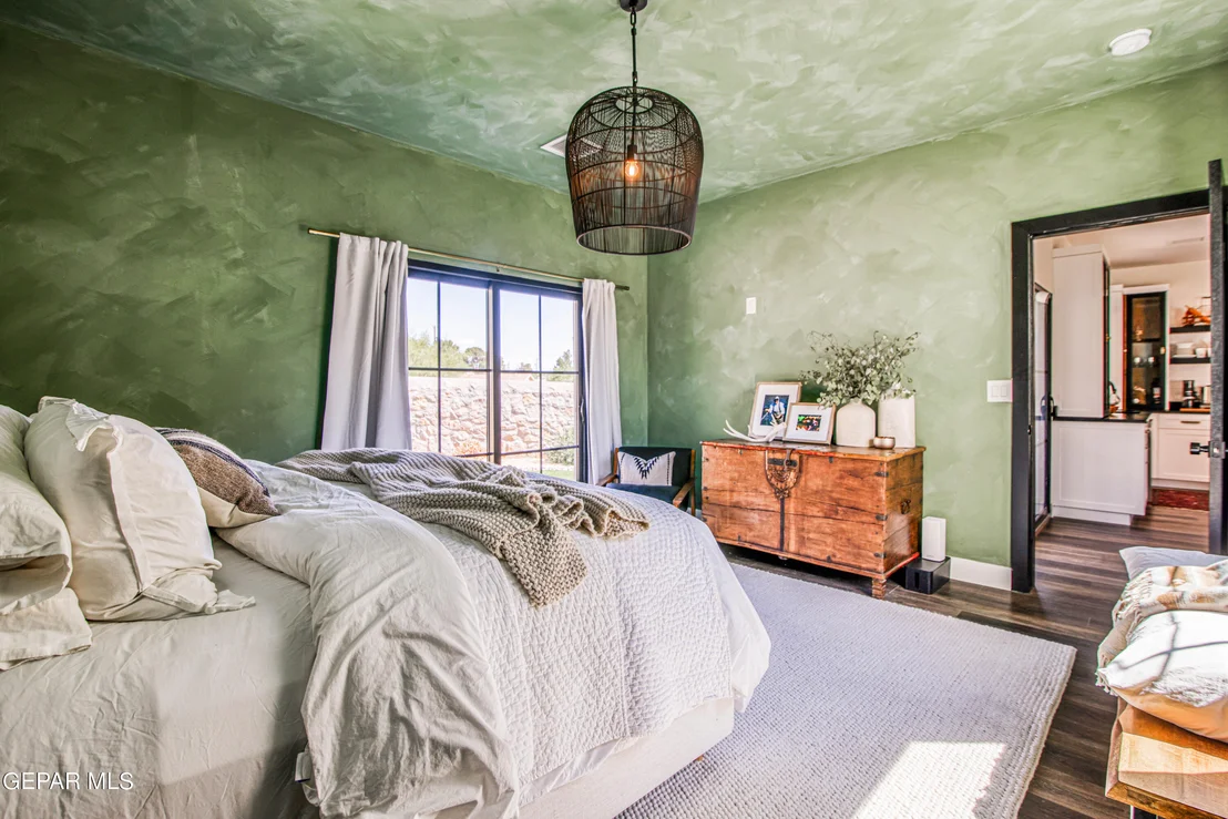 Photo of 1206 STOCKWELL Lane