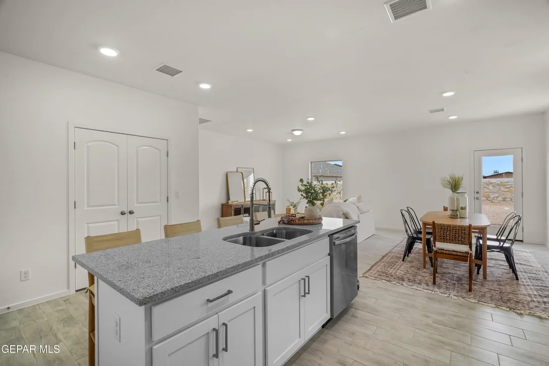 Photo of 13837 Summer Wave Avenue