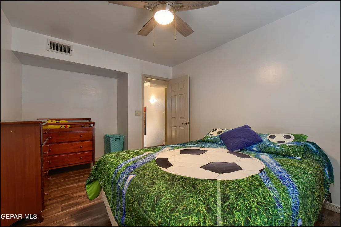 Photo of 7653 DIANJOU Drive