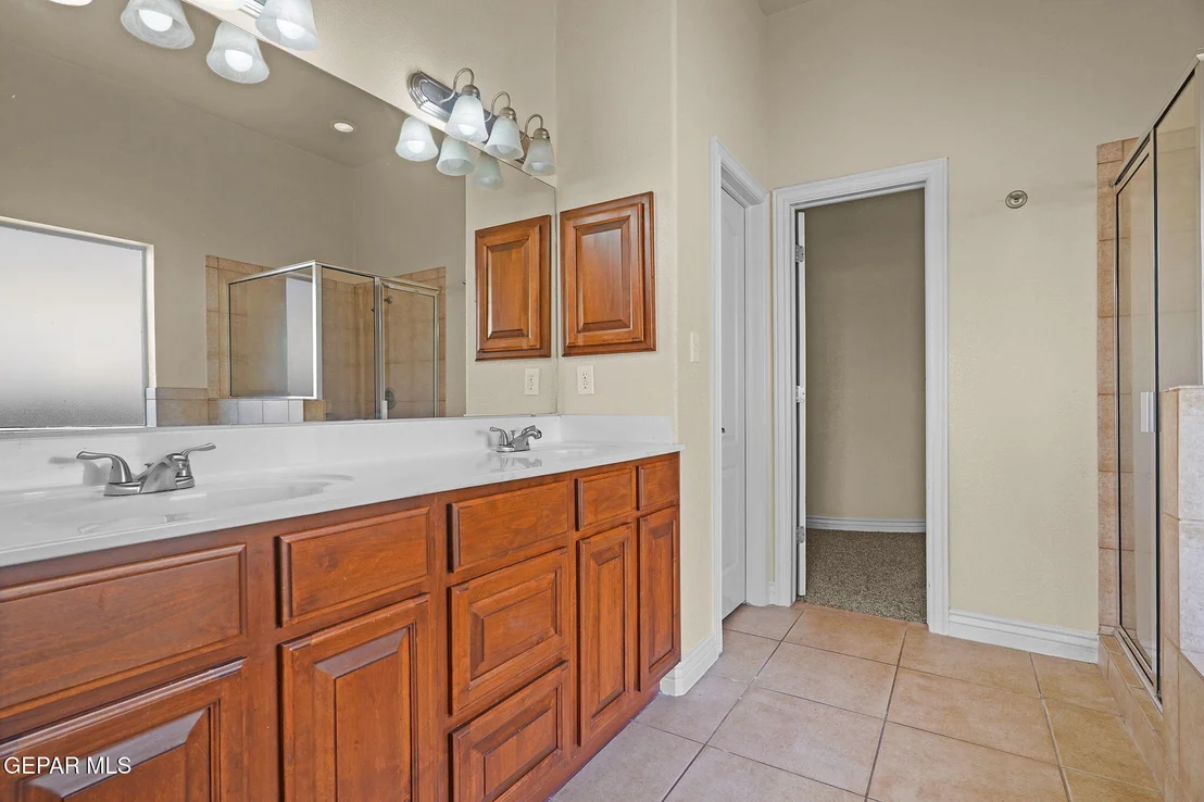 Photo of 5544 GUSTAVO MADRID Lane