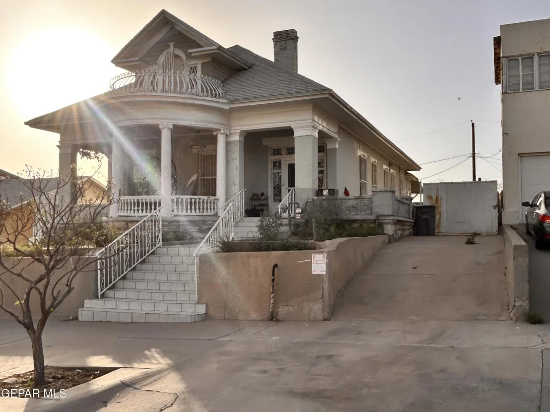 Photo of 521 RANDOLPH Drive