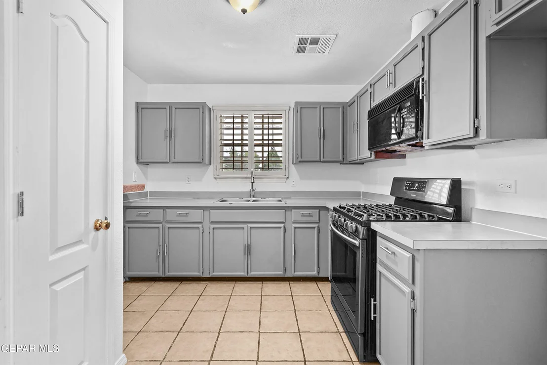 Photo of 11753 BELL TOWER Drive