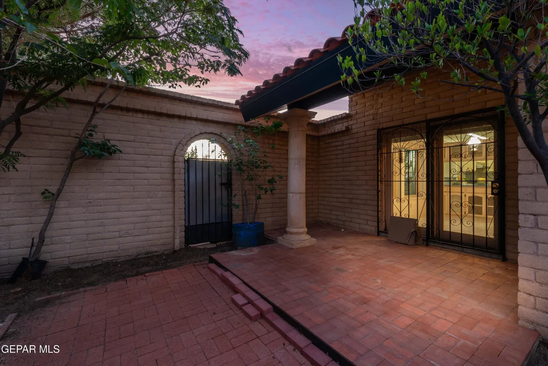 Photo of 401 Sharondale Drive