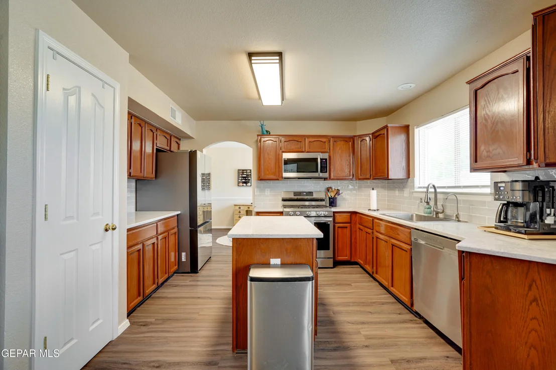 Photo of 13261 Walker Post Avenue