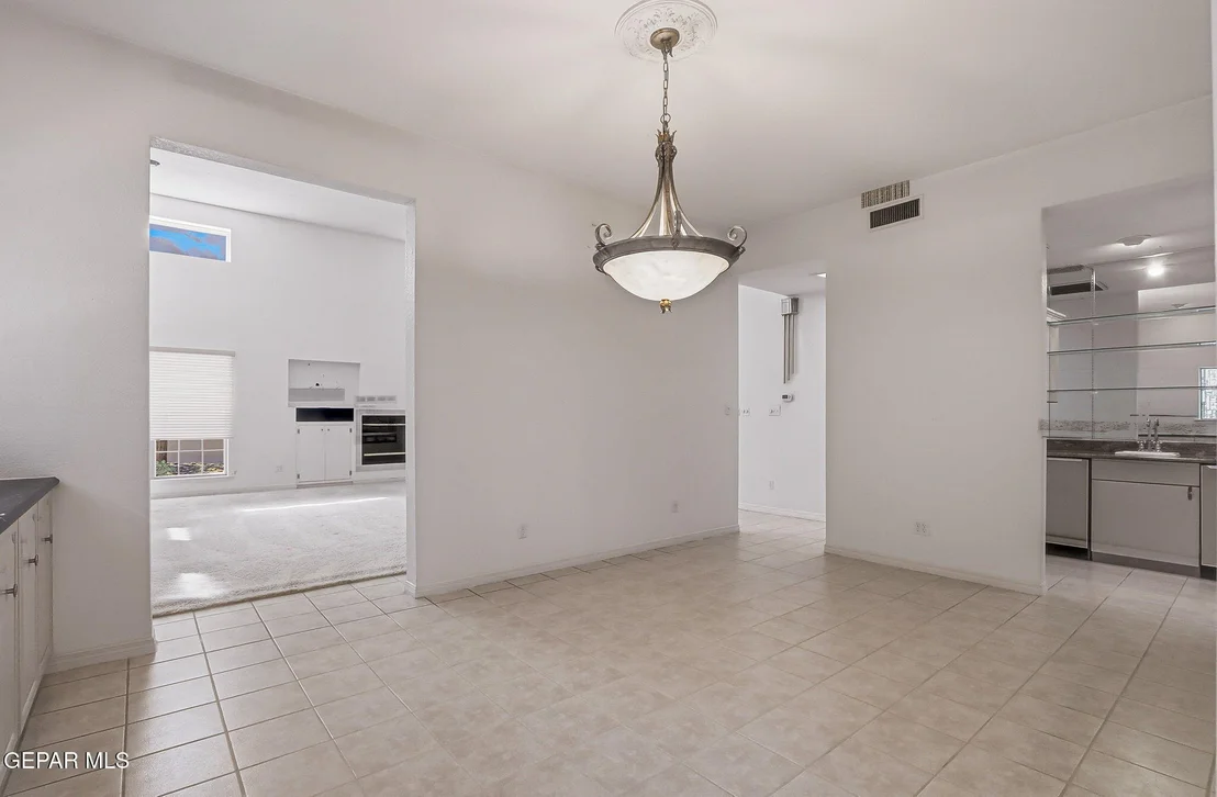 Photo of 1038 LOS JARDINES Circle