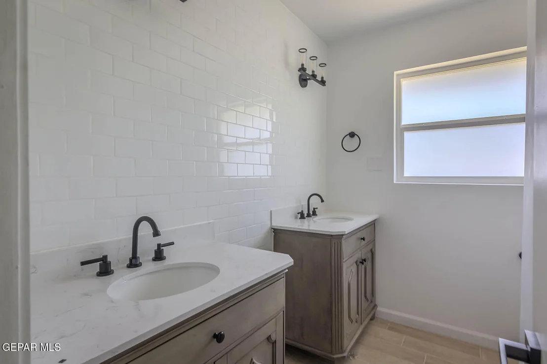 Photo of 730 MONTCLAIR Drive