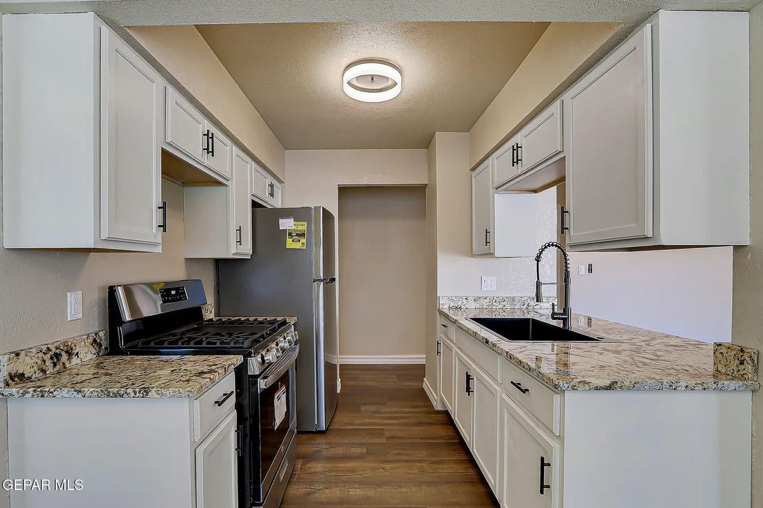 Photo of 7131 Clemente Avenue