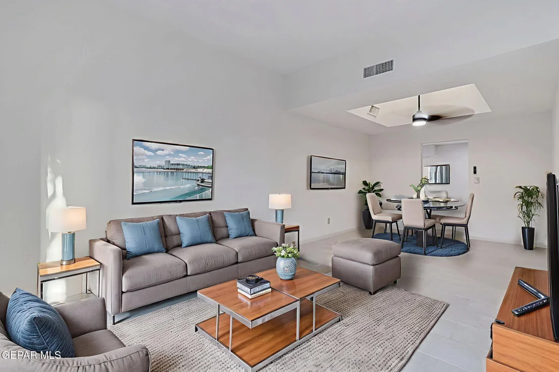 Photo of 836 ESPOLON Drive