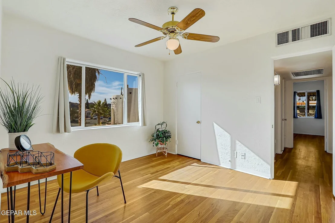 Photo of 601 E BALTIMORE Drive