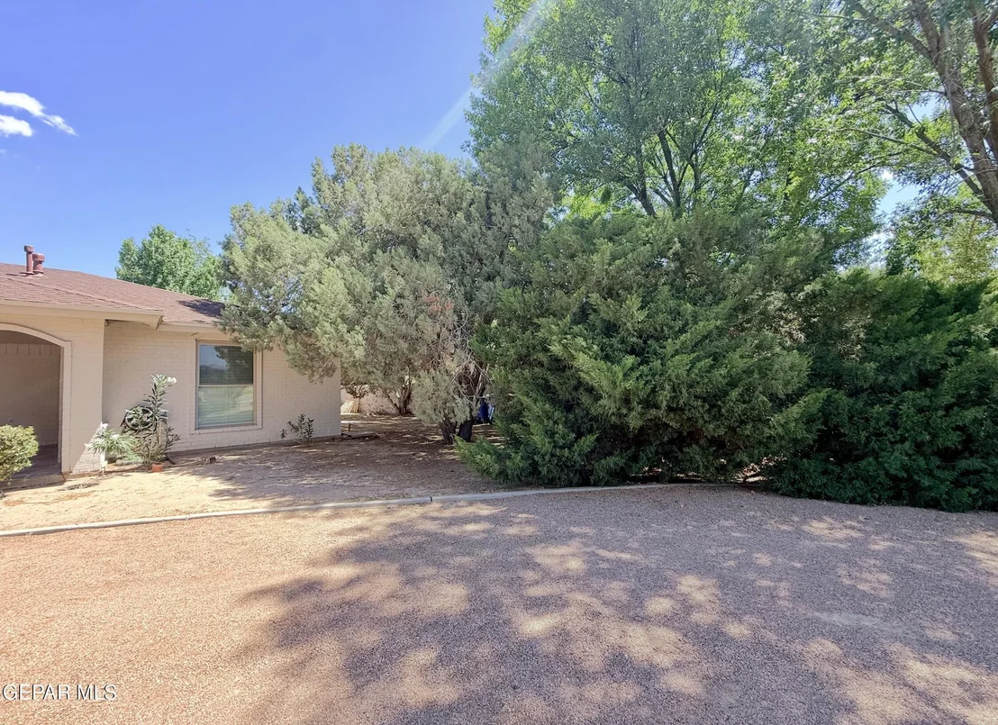 Photo of 707 W SUNSET Road