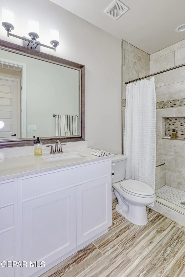 Photo of 484 BINGLEY Place