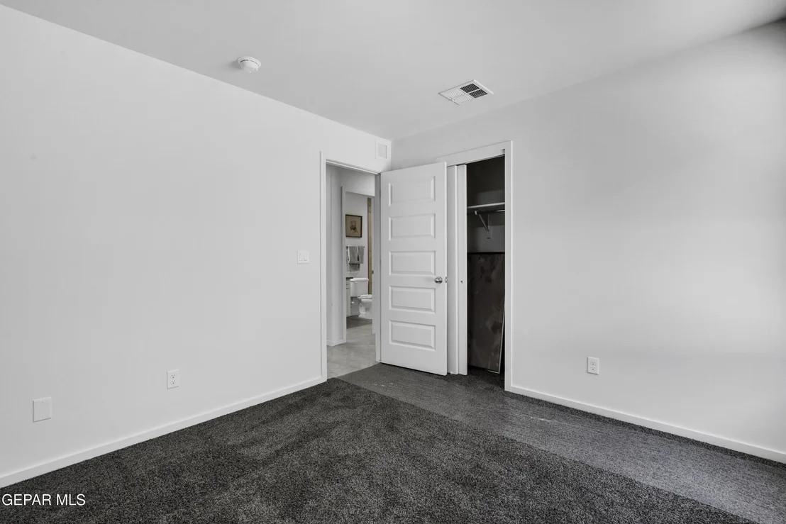 Photo of 904 SANDHURST Place