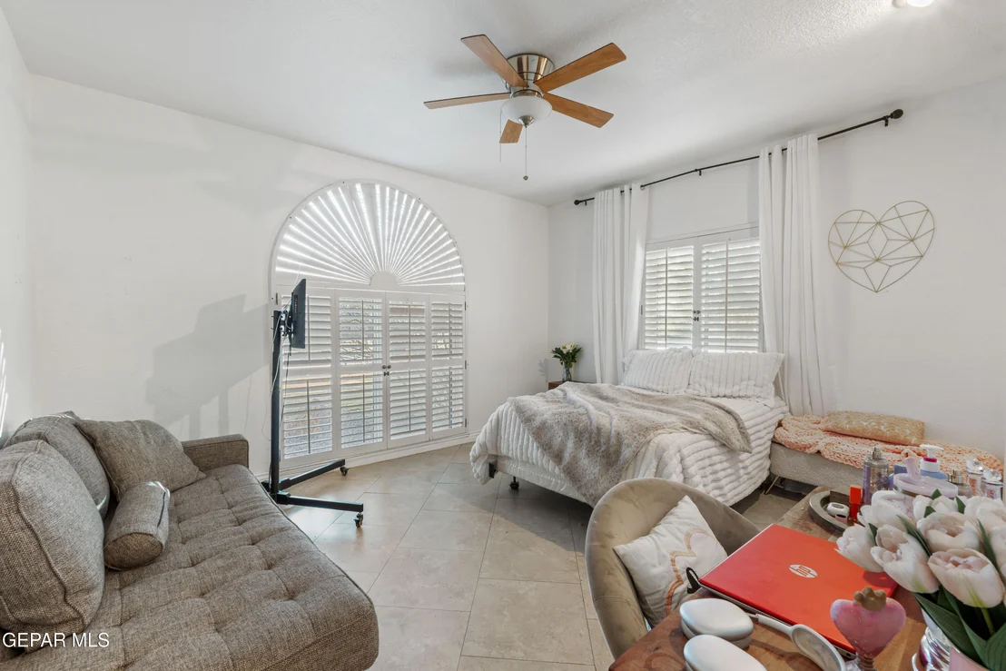 Photo of 721 WILLOW GLEN Drive
