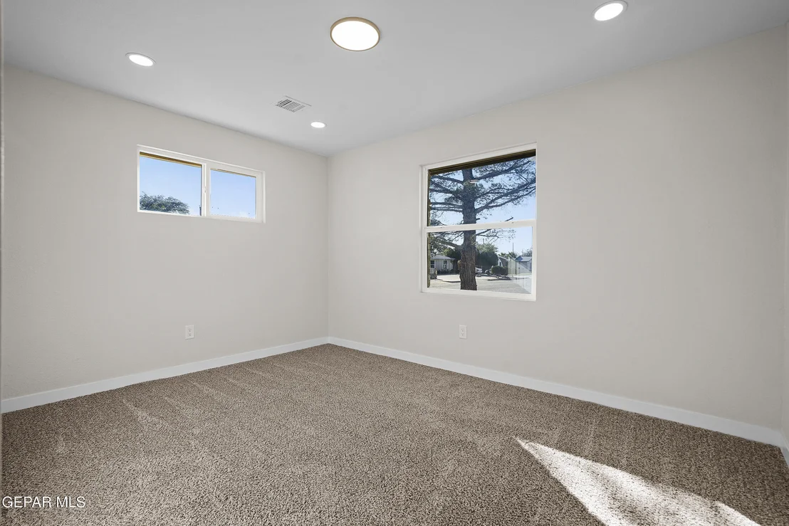 Photo of 10273 RENFREW Drive