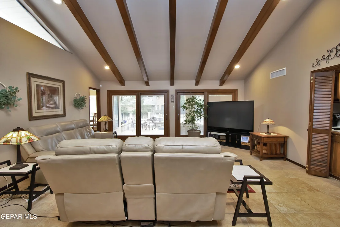 Photo of 308 Stotts Avenue
