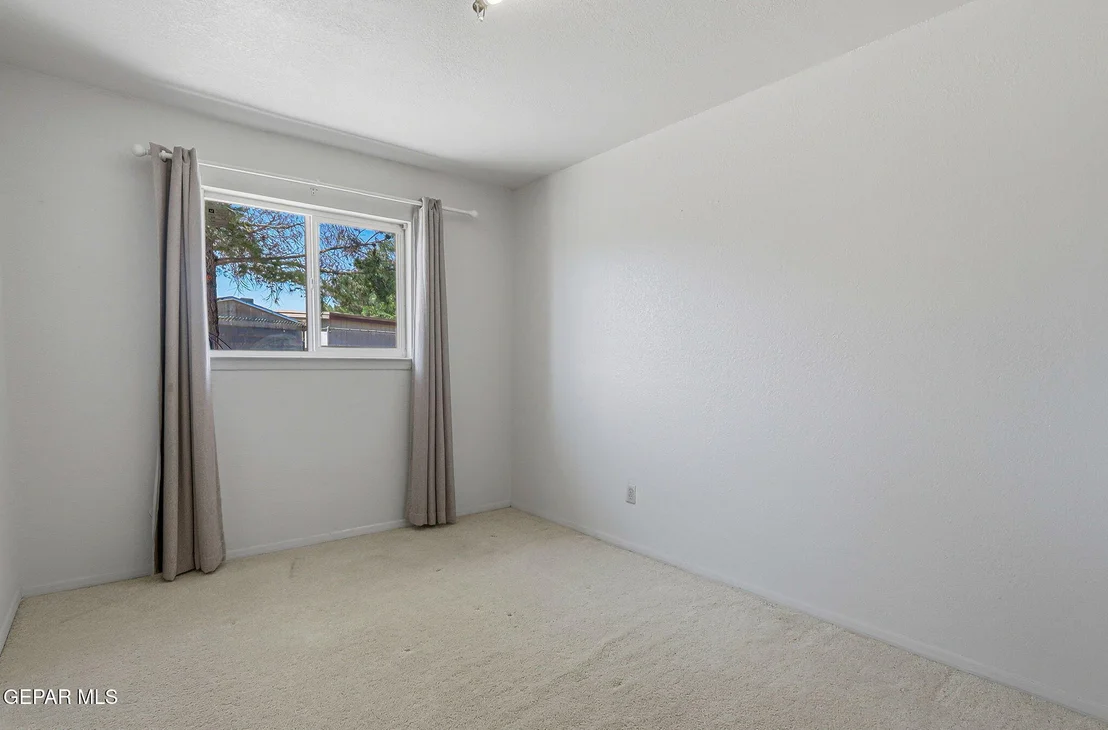 Photo of 8400 FURMAN Place