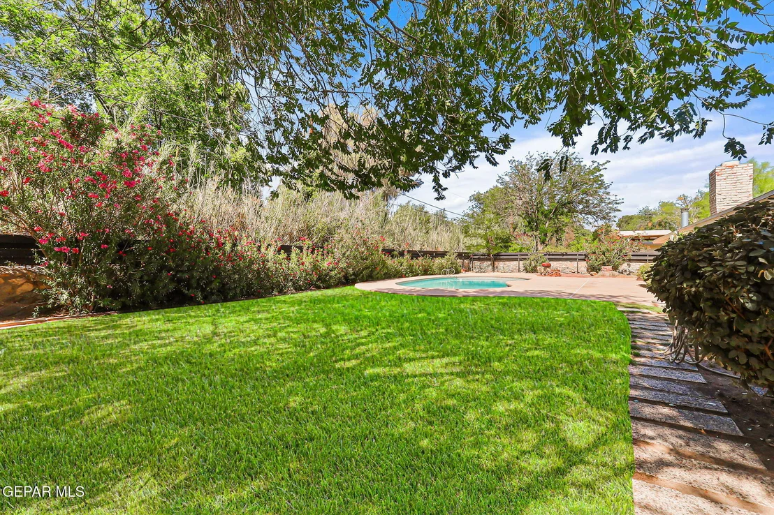 Photo of 745 Rinconada Lane