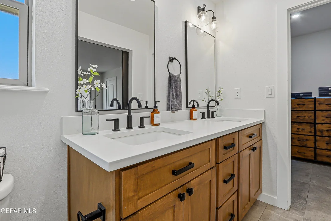 Photo of 10605 CAUSEWAY Drive