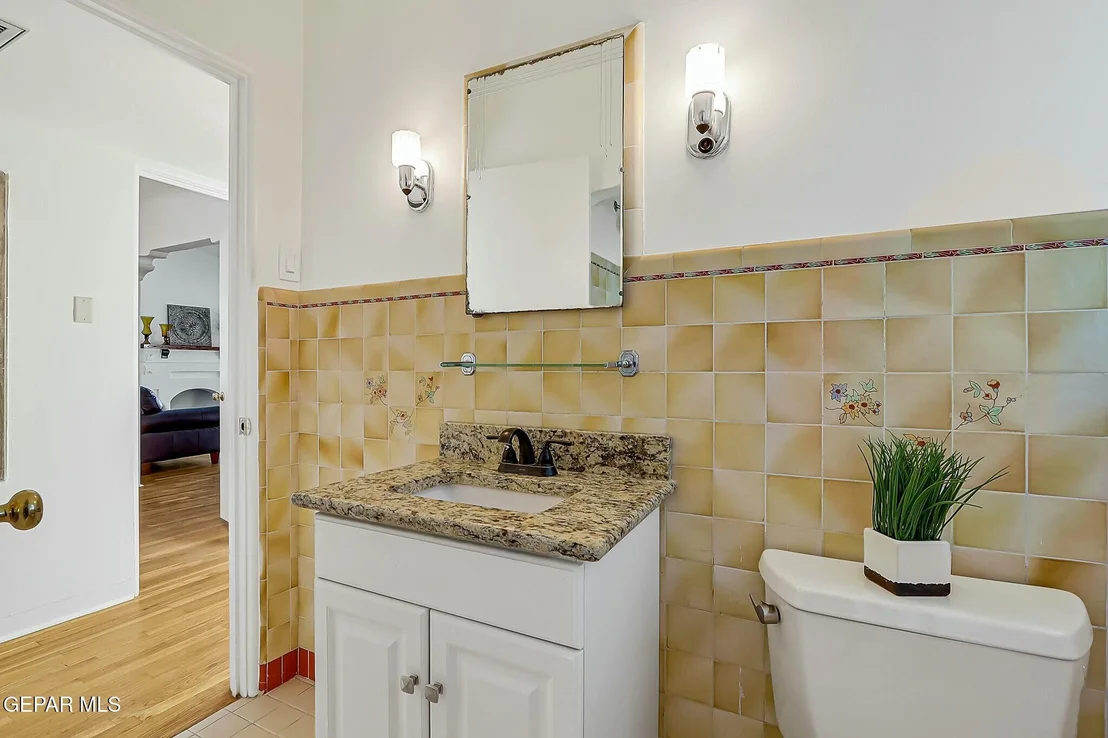 Photo of 601 E BALTIMORE Drive