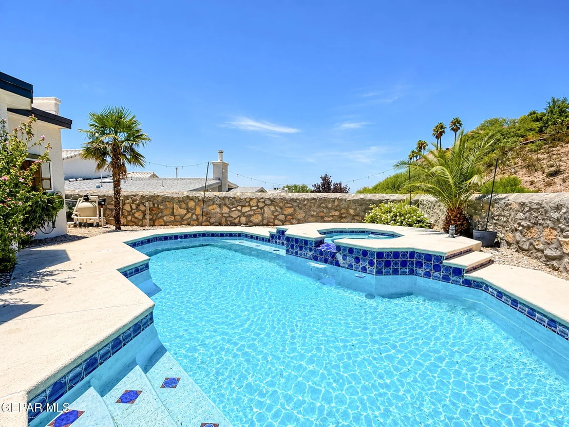 Photo of 6633 WIND RIDGE Drive