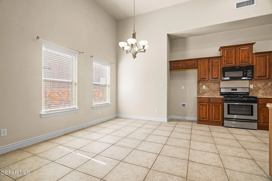 Photo of 5544 GUSTAVO MADRID Lane