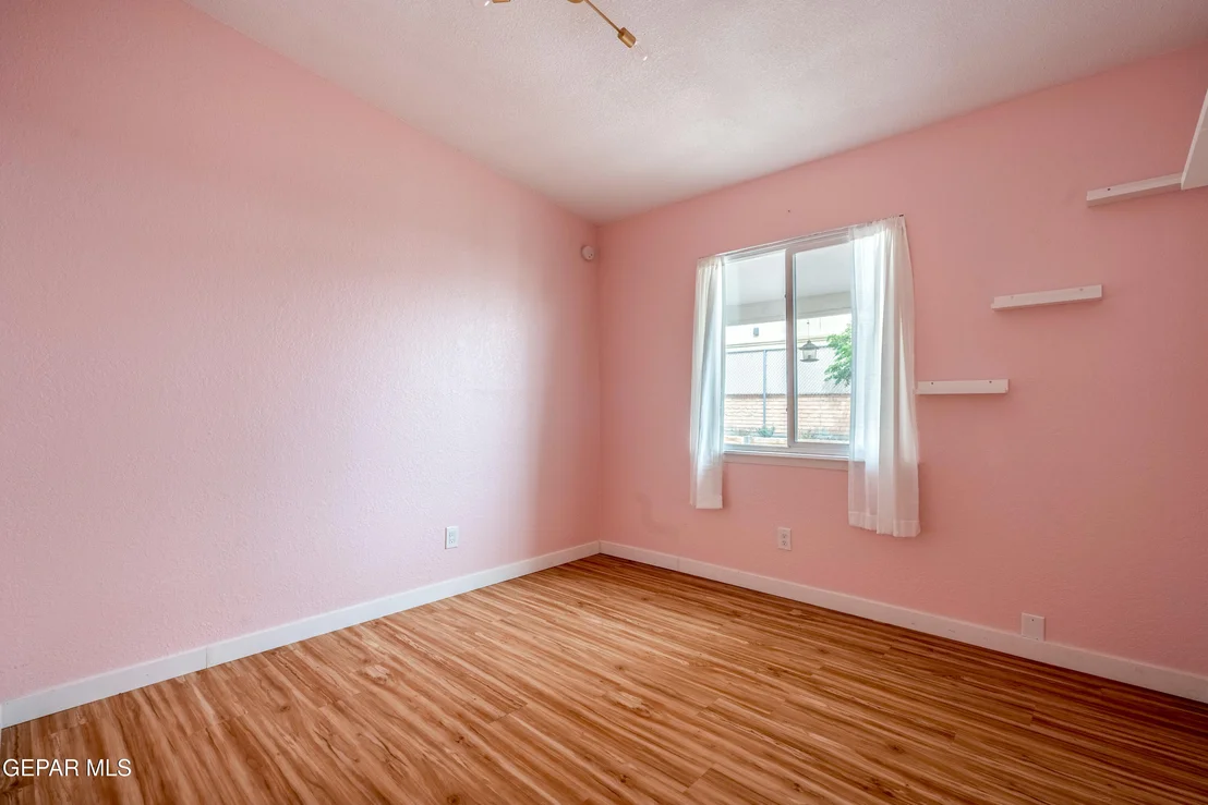 Photo of 904 Oneida Drive