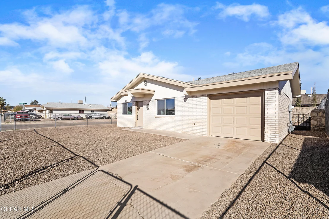 Photo of 219 CARIBE Circle