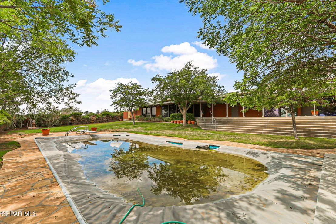 Photo of 1209 Thunderbird Drive