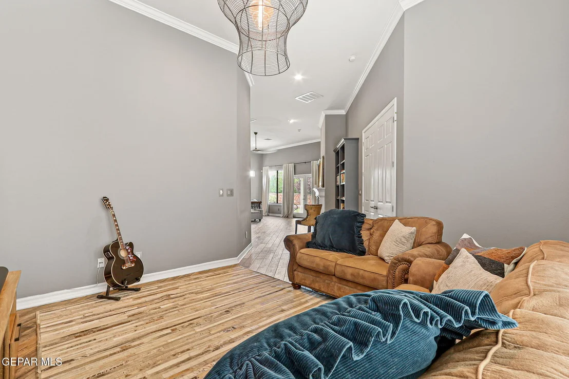 Photo of 5301 UPPER VALLEY Road