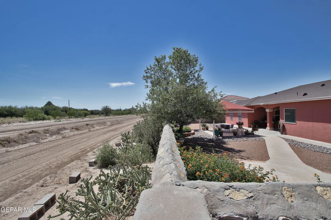 Photo of 920 TYLER SETH Avenue