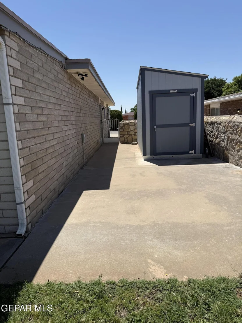 Photo of 3149 EDGEROCK Drive