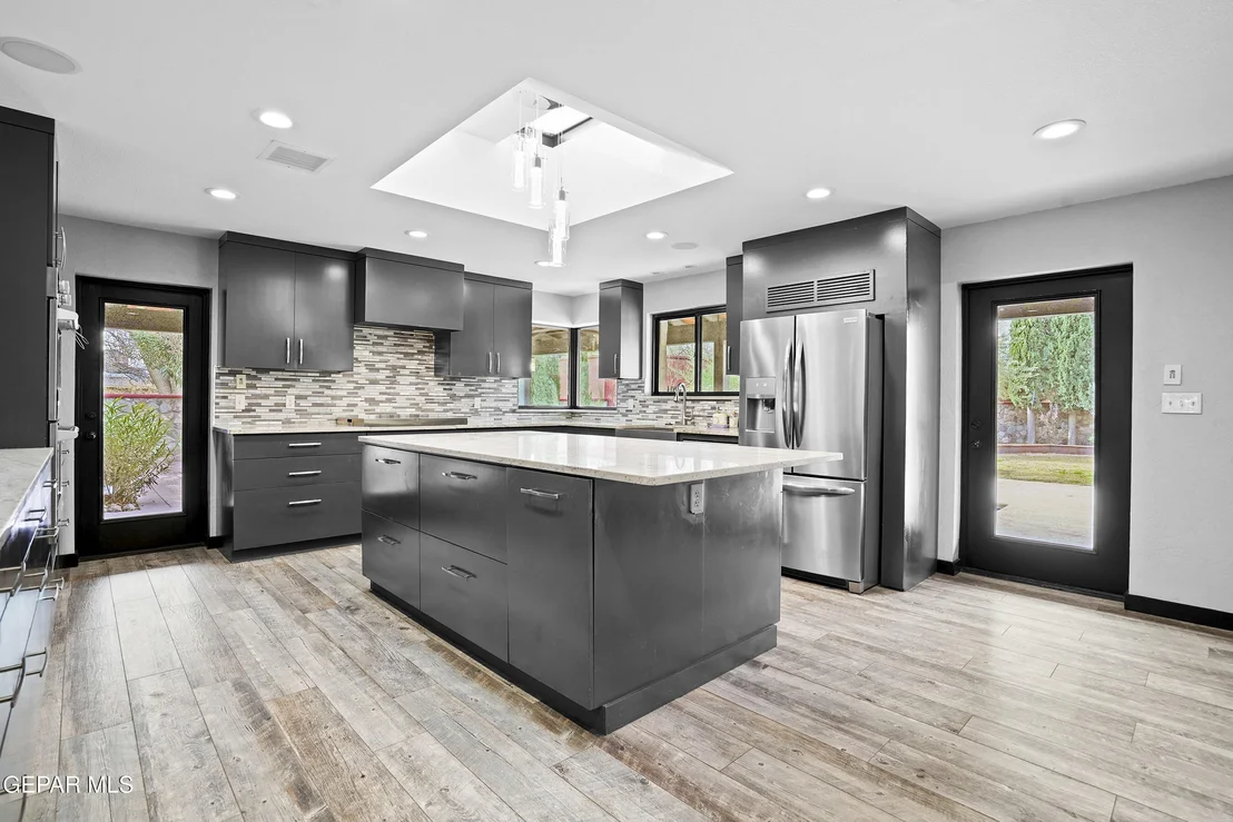 Photo of 200 W Sunset Road
