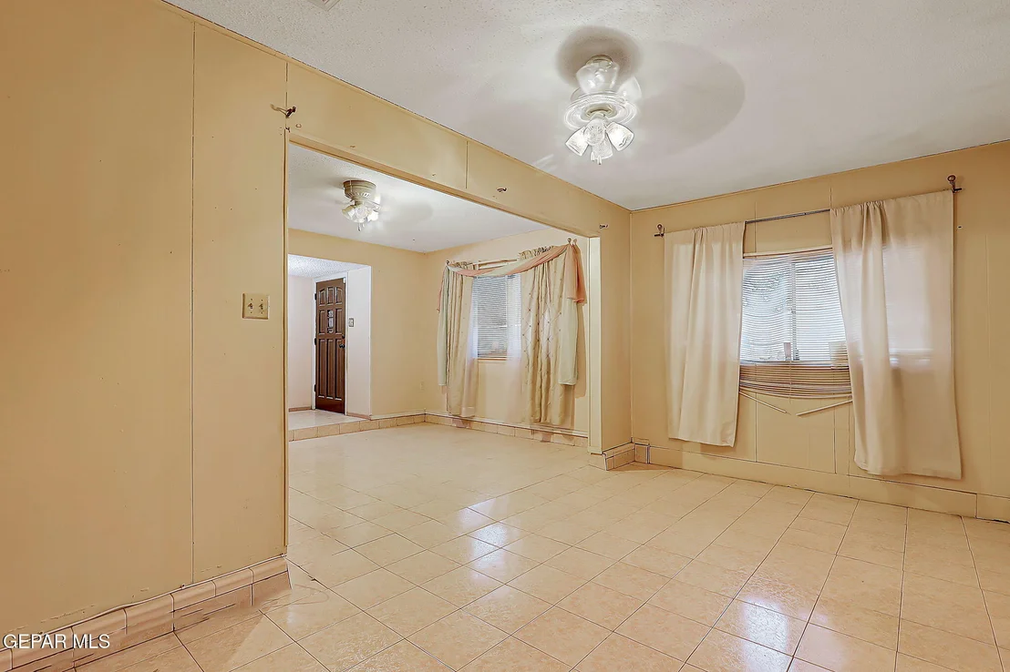 Photo of 7925 Broadway Drive
