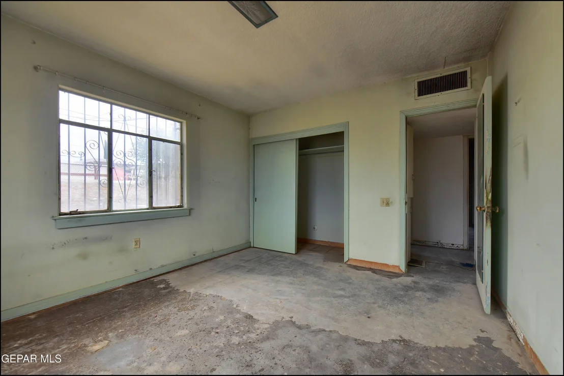 Photo of 2420 HAWLEY Circle