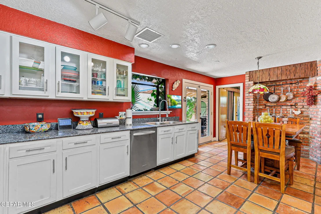 Photo of 4332 DONNYBROOK Place