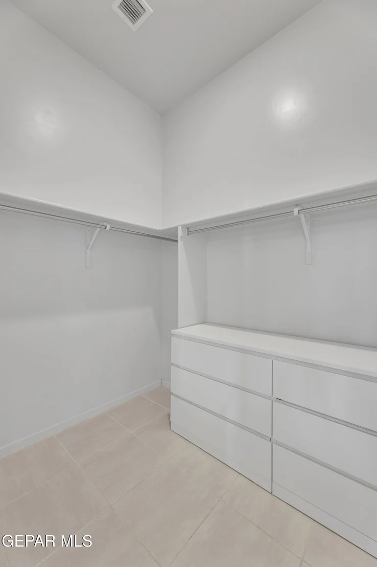 Photo of 973 Rothbury Street