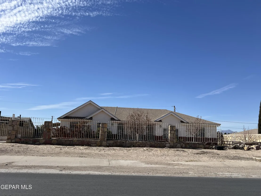 Photo of 225 PEYTON Road