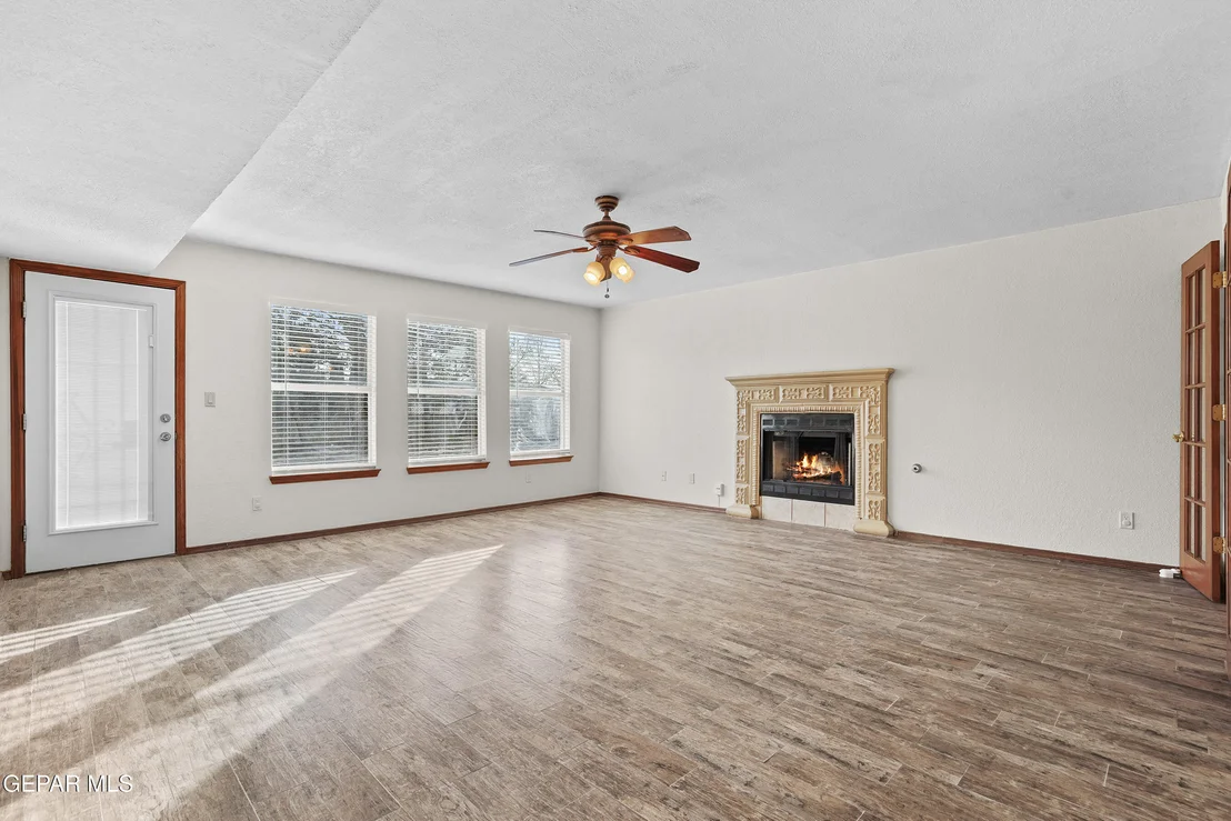 Photo of 3085 KINGS CROWN Place