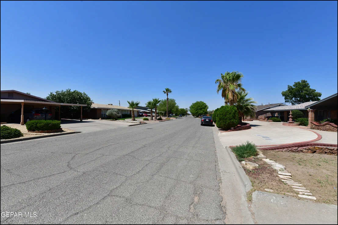 Photo of 9525 DESERT RIDGE Drive